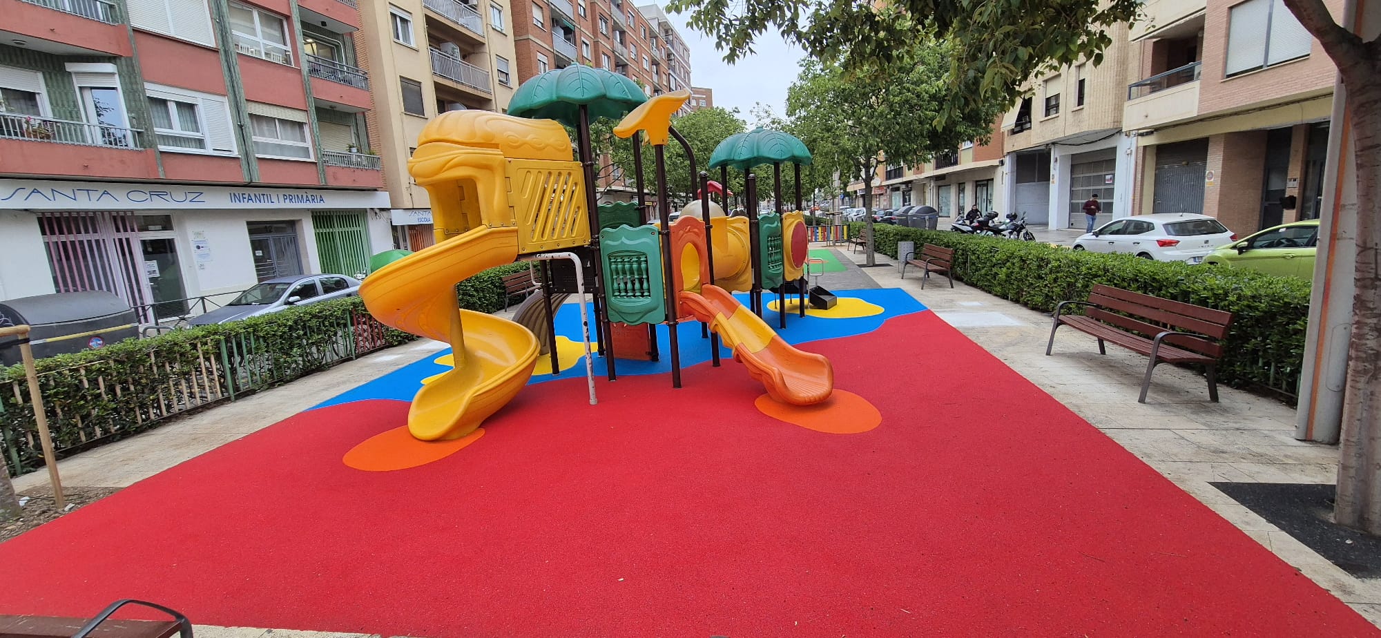 Parque infantil en Mislata - imagen 1